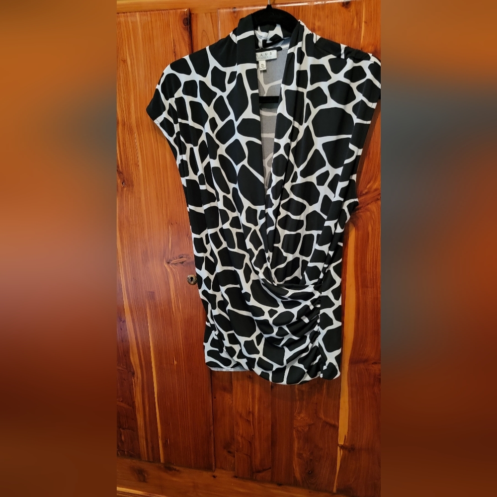 Stunning wrap sleeveless top